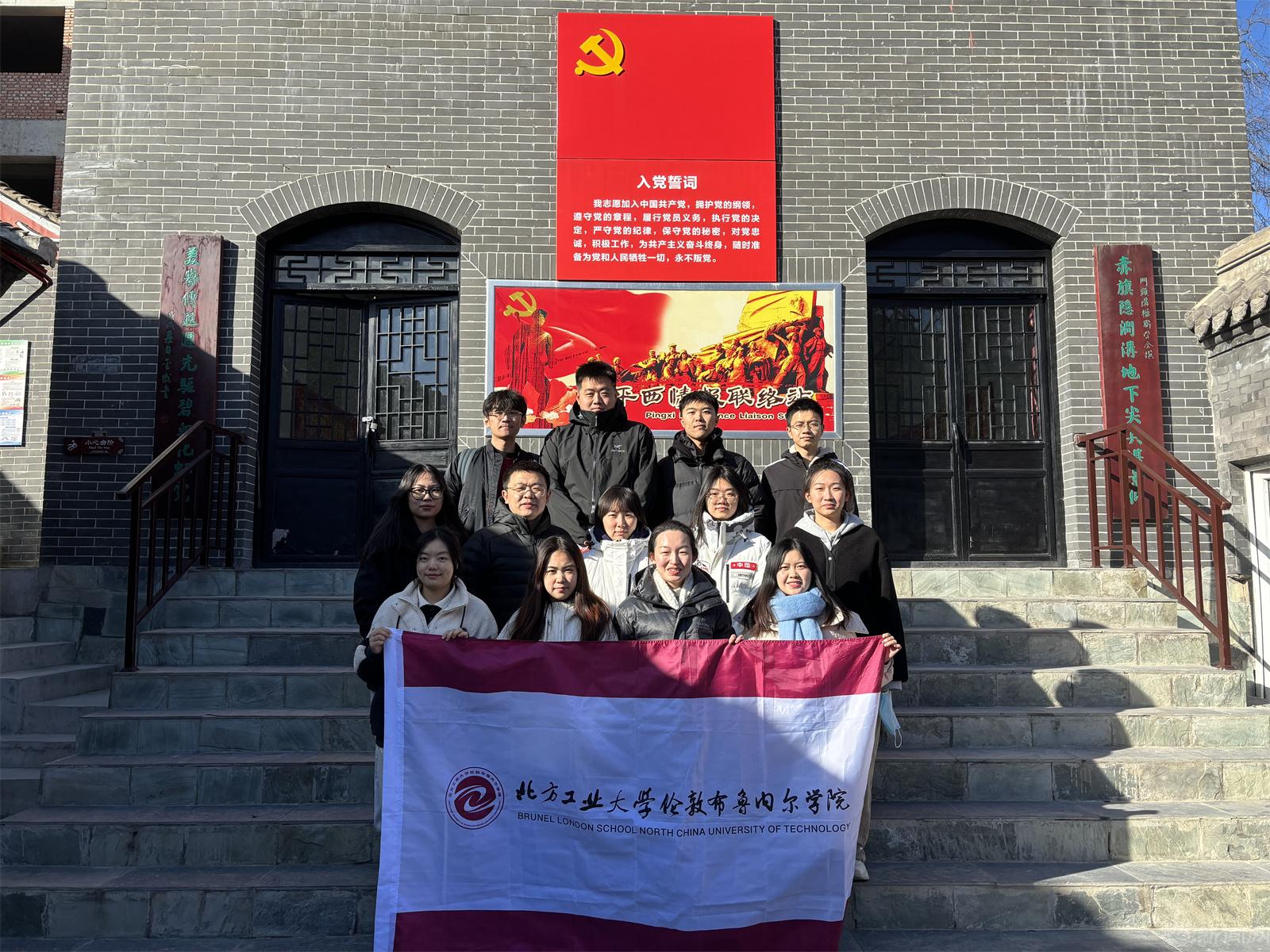 新闻图2.jpg 新闻图2.jpg