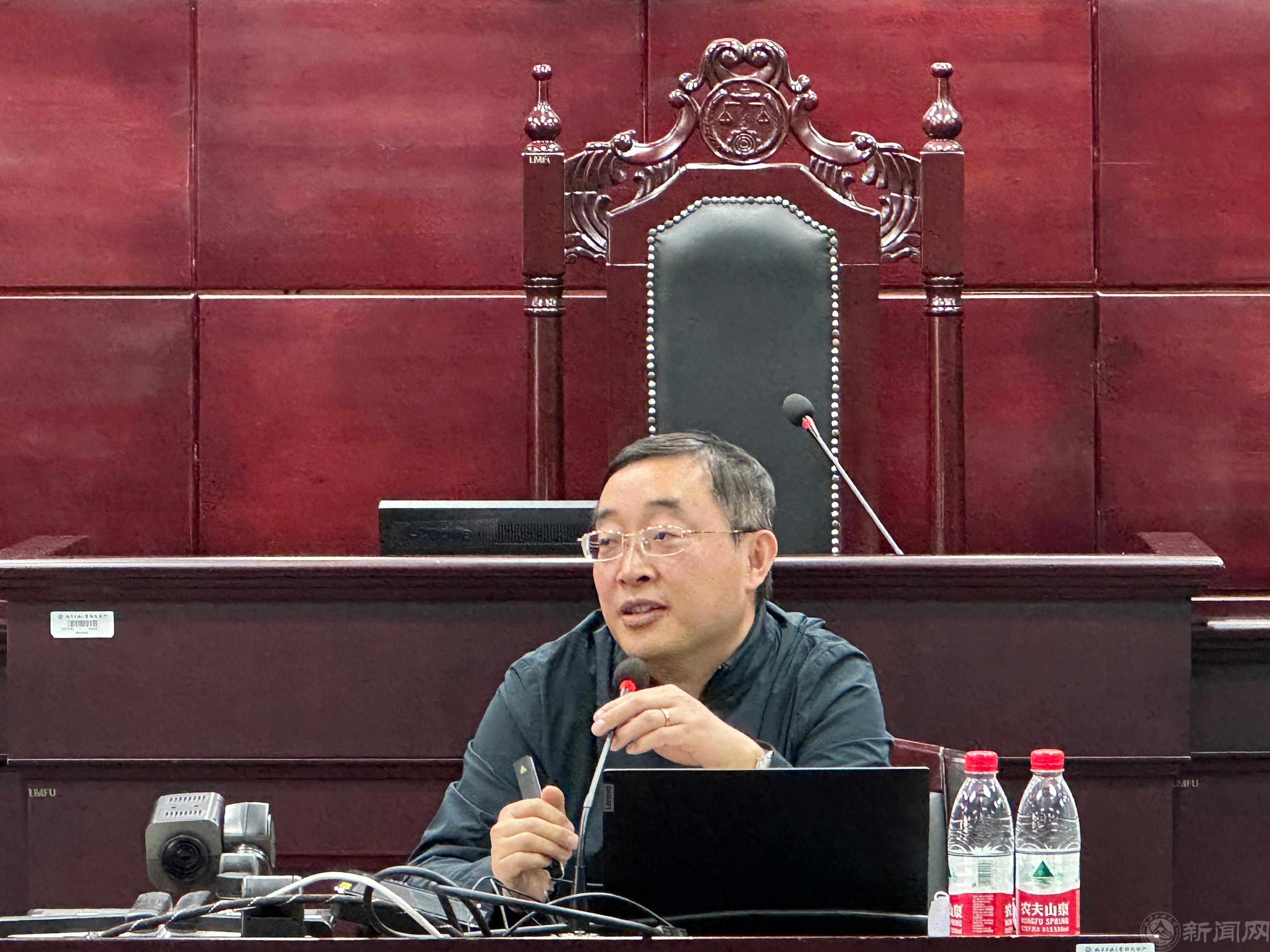 副院长讲大思政课.jpg 副院长讲大思政课.jpg